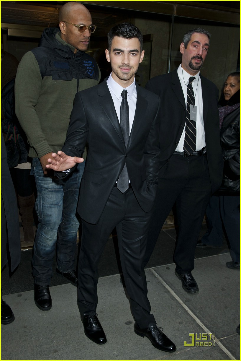 Zac Efron & Joe Jonas: Calvin Klein Cuties