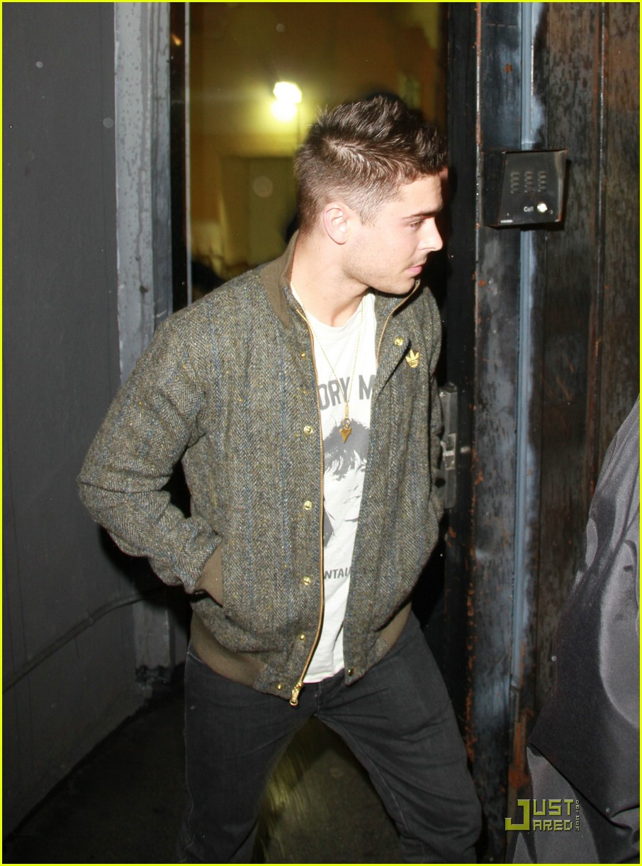 Zac Efron Rocks The Ages