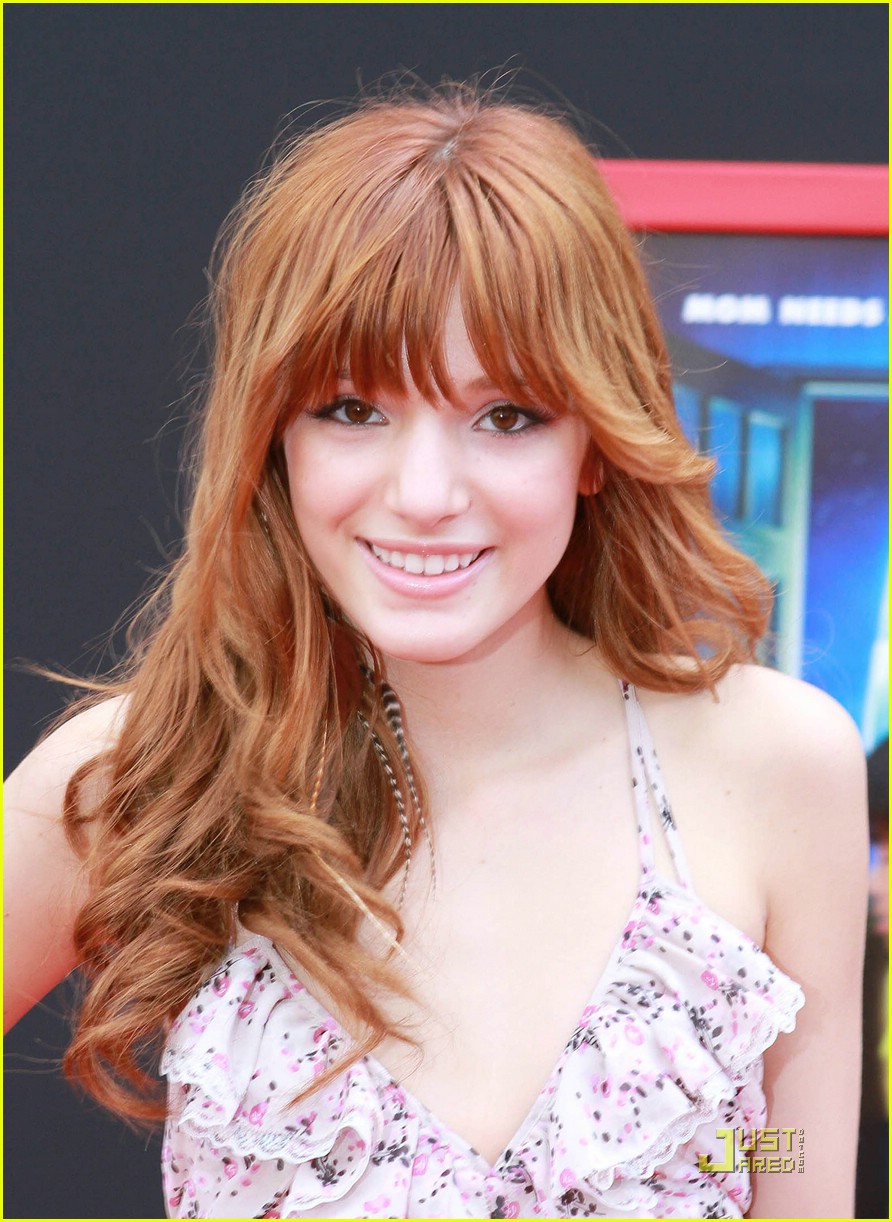 Bella Thorne & Caroline Sunshine Land on 'Mars'