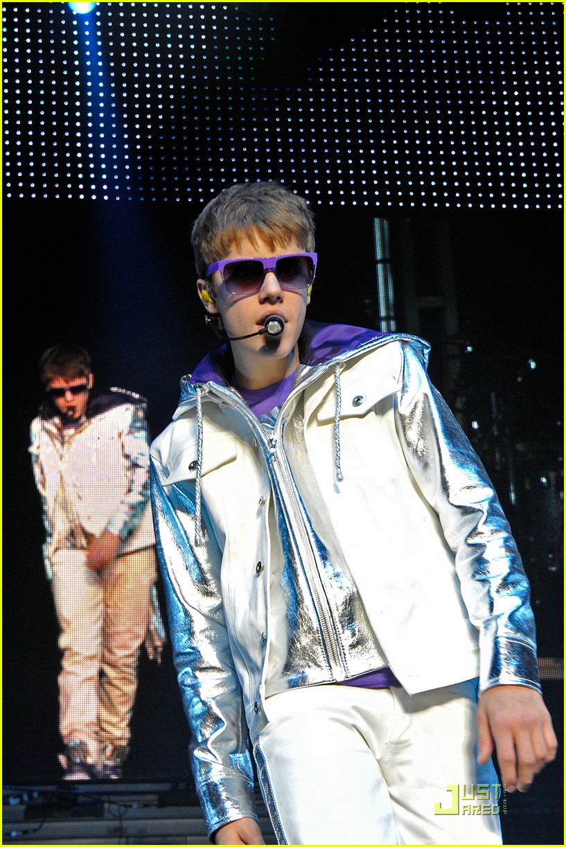 Justin Bieber: Back on Tour!