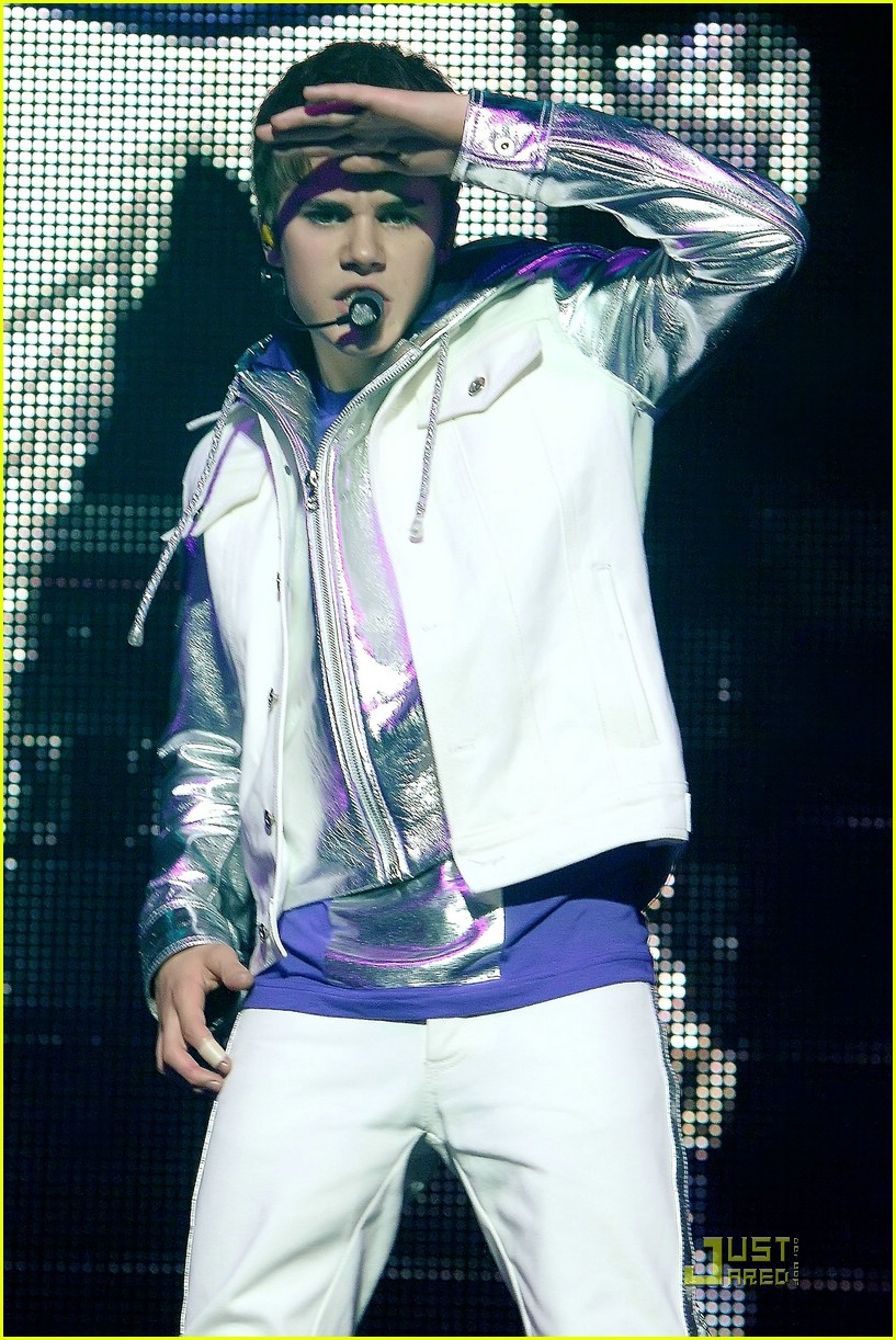 Justin Bieber: Roshon Fegan Wants You on Shake It Up!