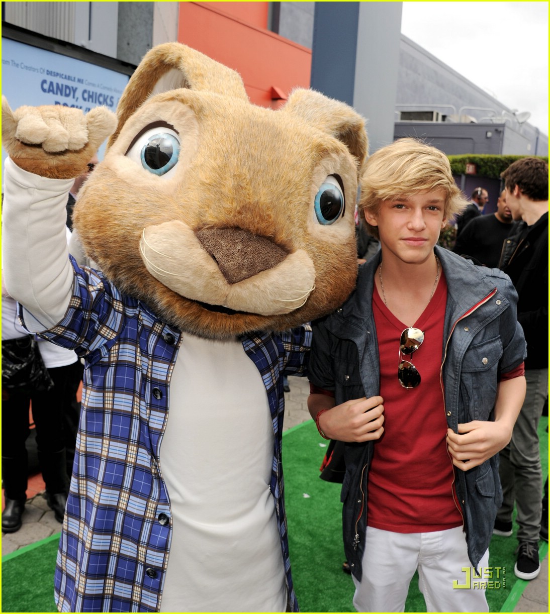 Cody Simpson Hippity 'Hop's To Universal City