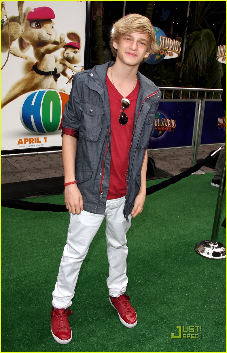 Cody Simpson Hippity 'Hop's To Universal City