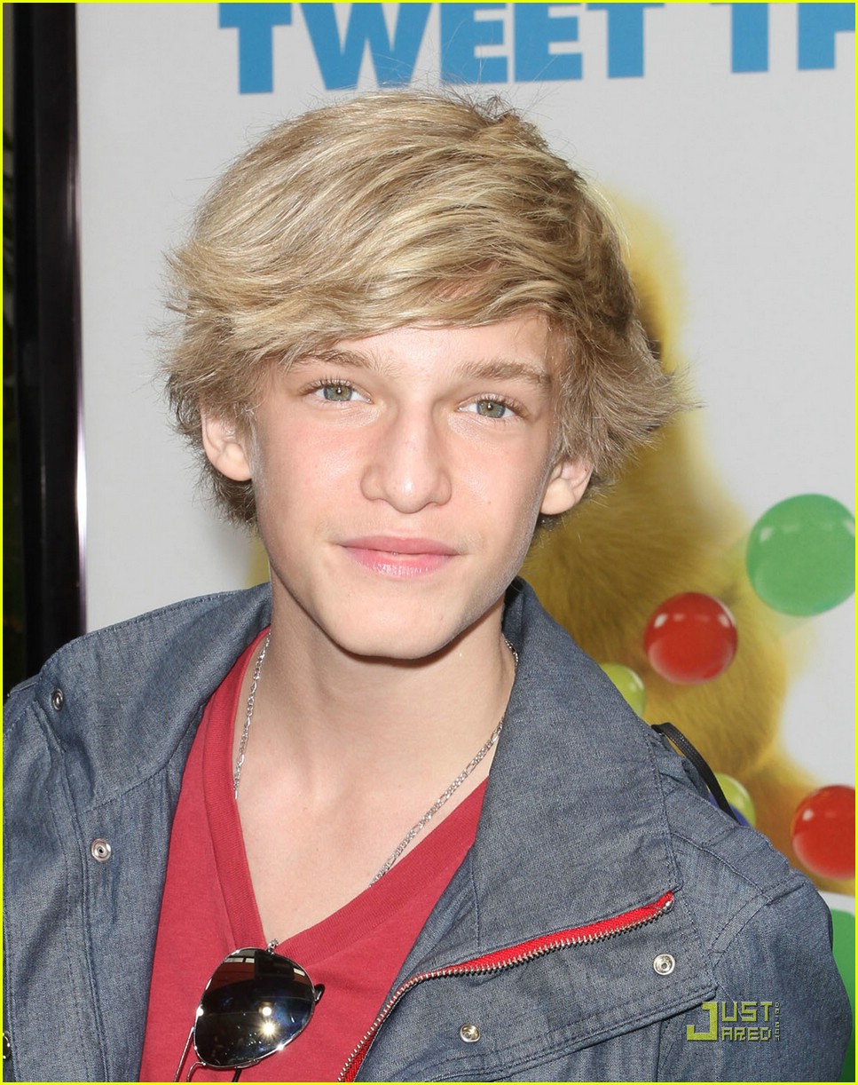 Cody Simpson Hippity 'Hop's To Universal City