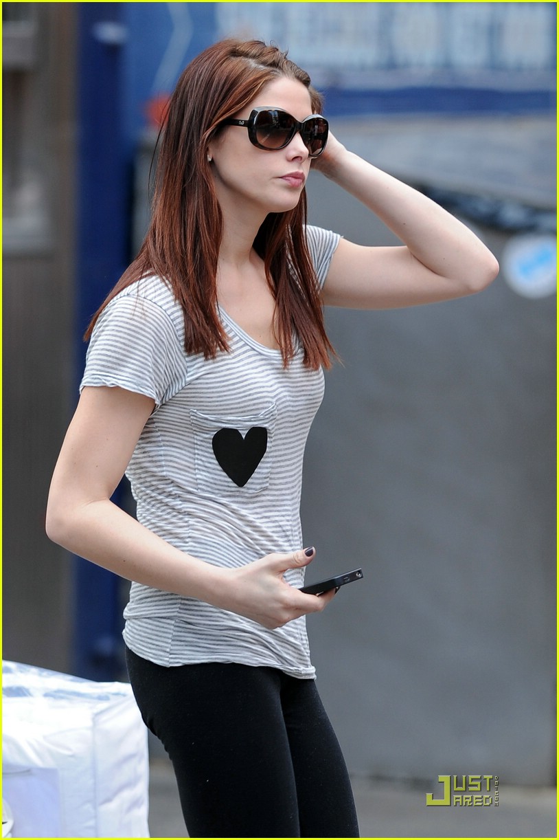 Ashley Greene: Soho Shopping with Dad Joe