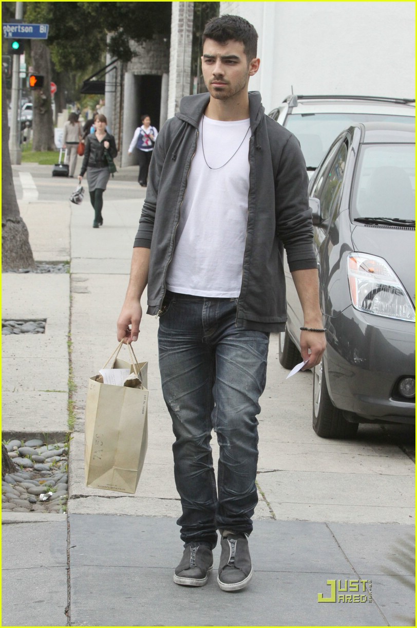 Joe Jonas: Allsaints Spitalfields Shopper