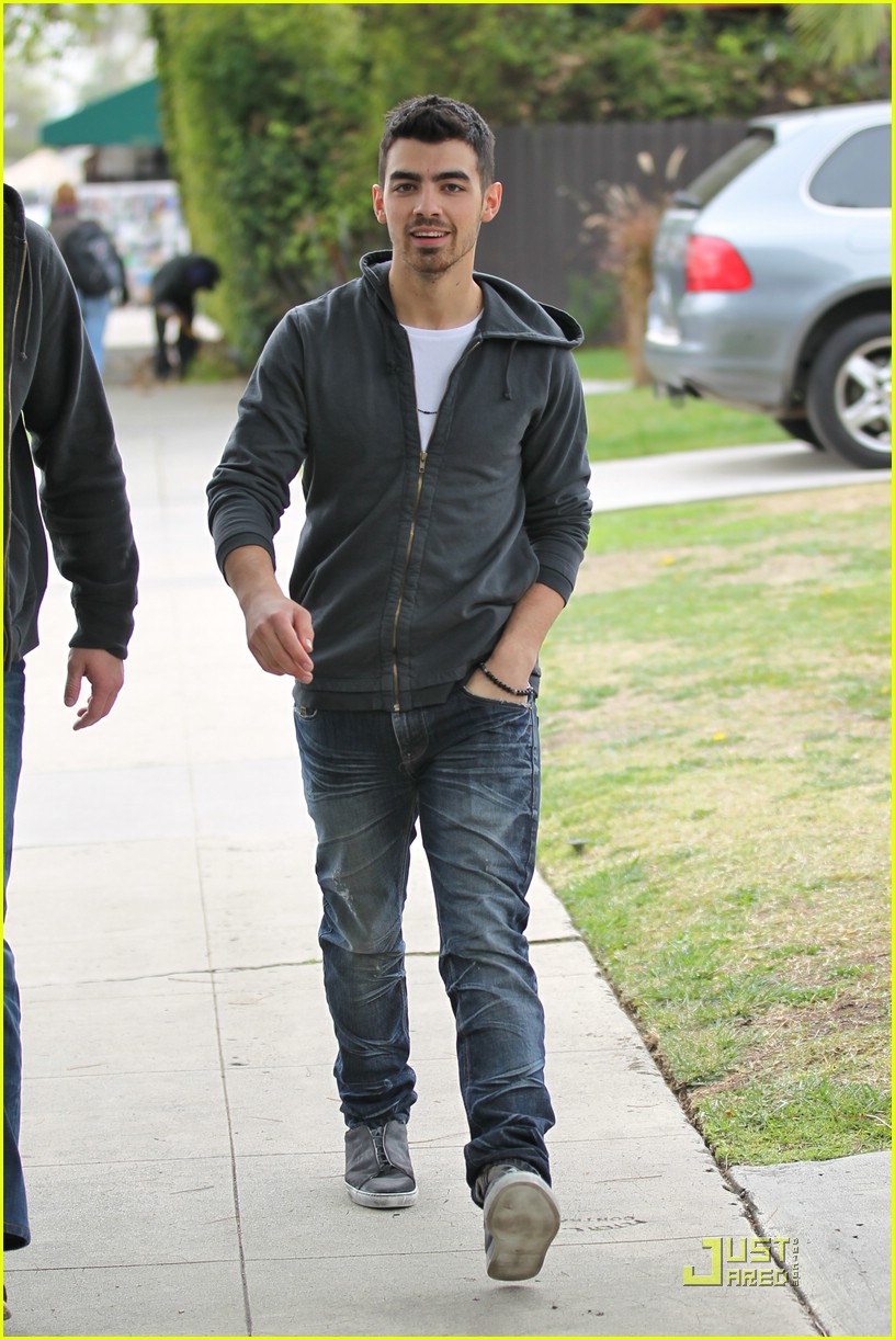 Joe Jonas: Winston Goes To The Doctor