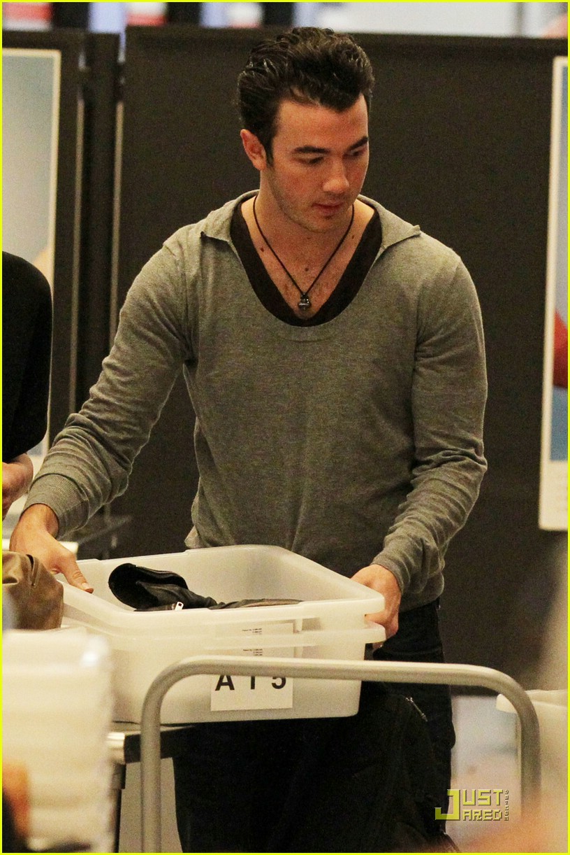 Kevin & Danielle Jonas: Miami Mates