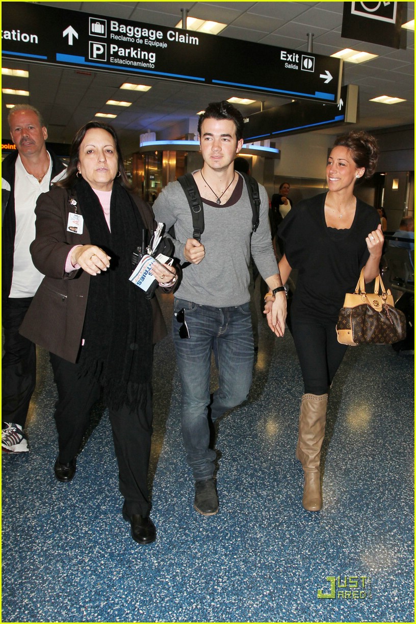 Kevin & Danielle Jonas: Miami Mates