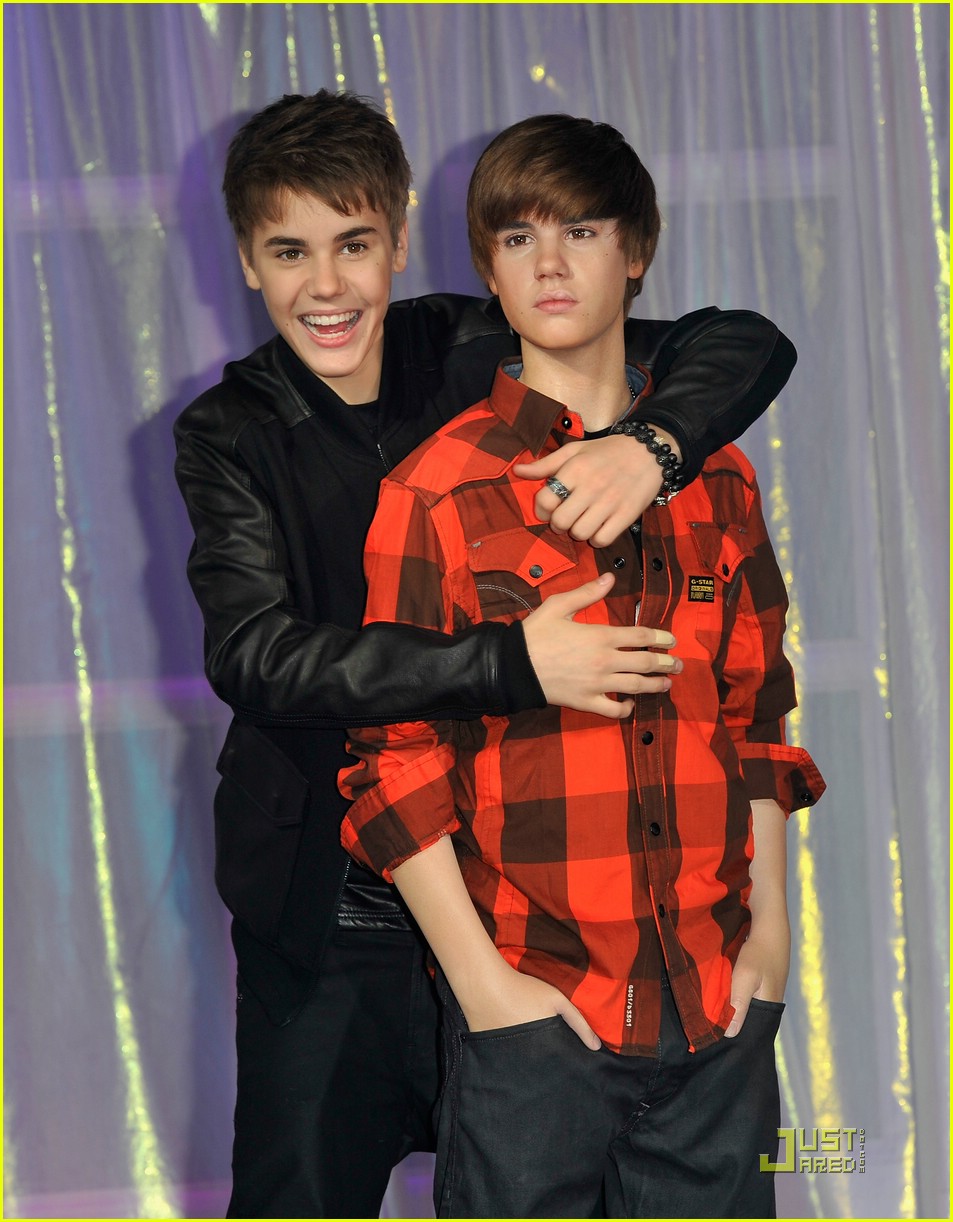Justin Bieber Gets Waxed!