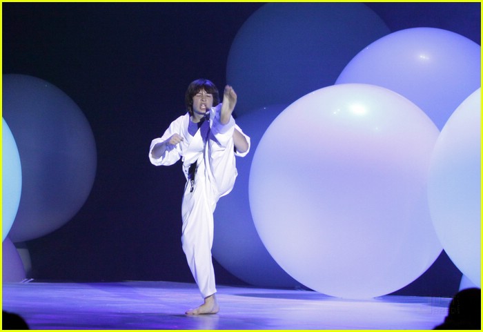 Leo Howard is Kickin' It!