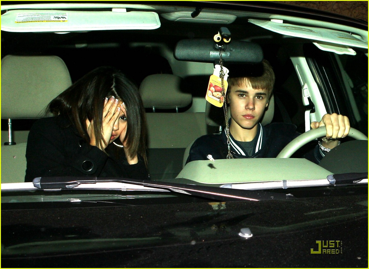 Justin Bieber & Selena Gomez Make it Maggiano's