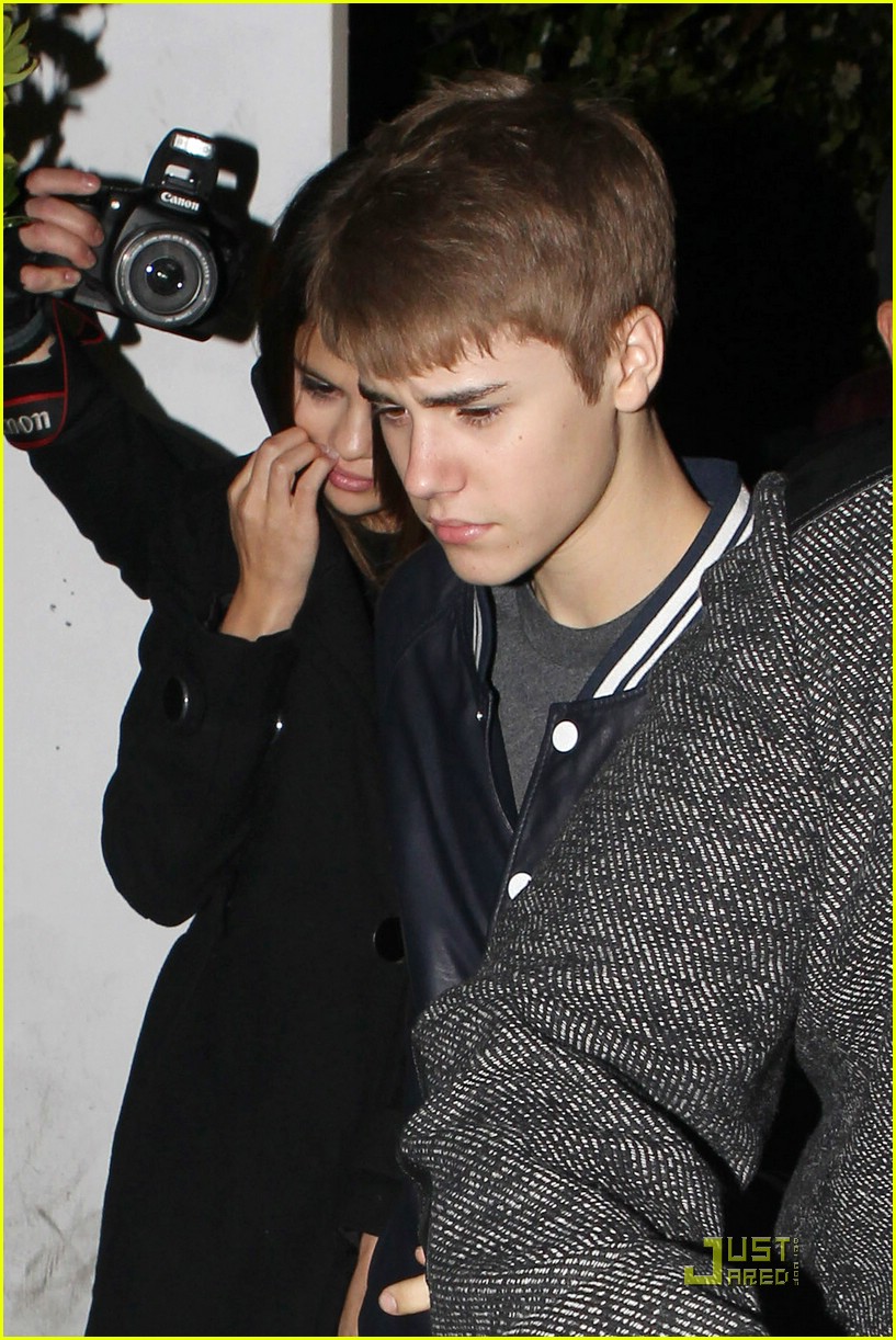 Justin Bieber & Selena Gomez Make it Maggiano's