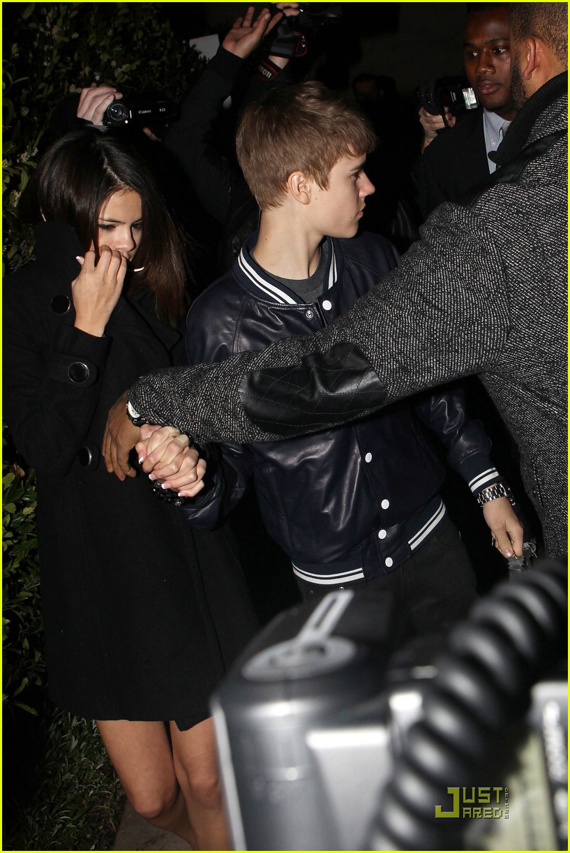 Justin Bieber & Selena Gomez Make it Maggiano's