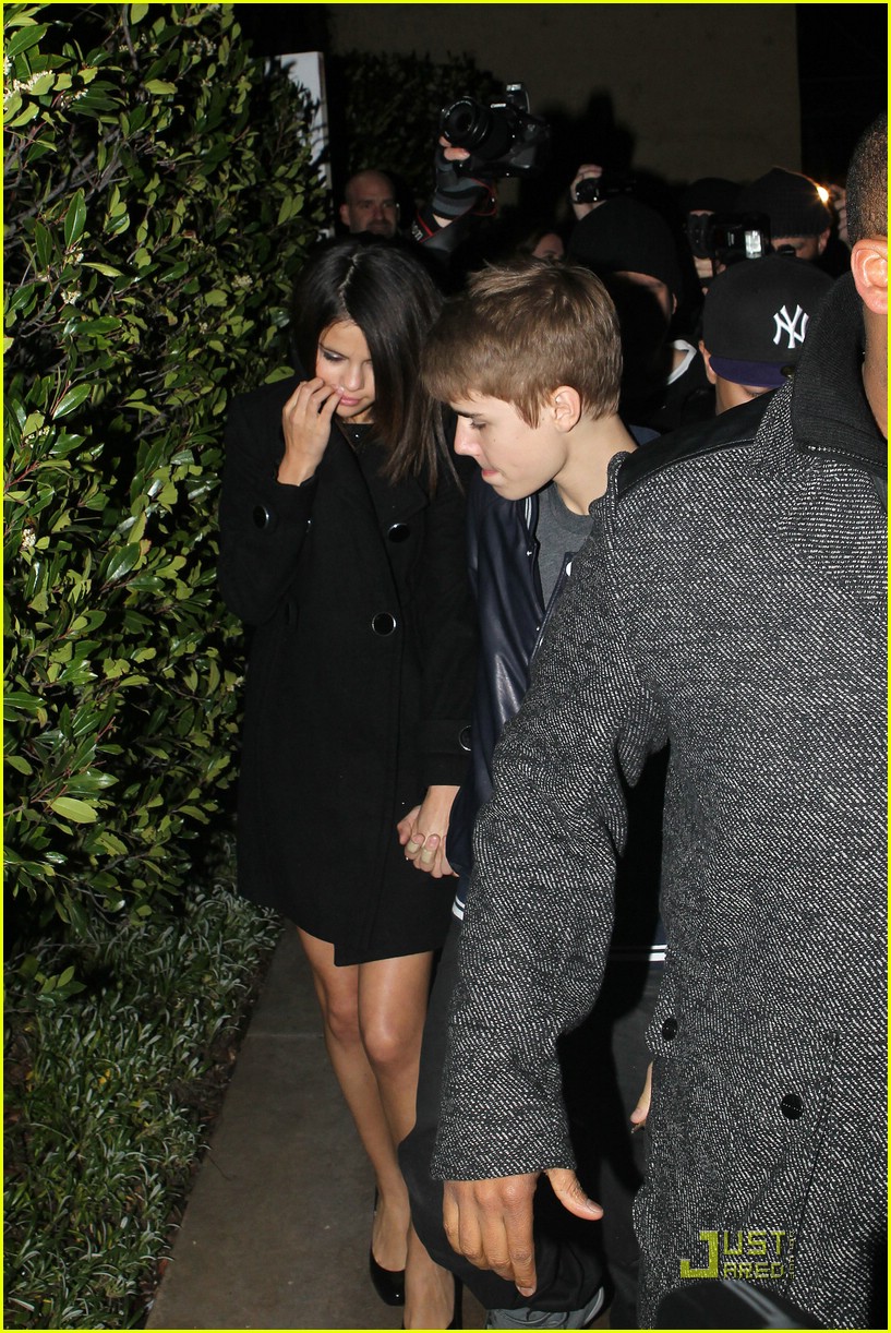 Justin Bieber & Selena Gomez Make it Maggiano's