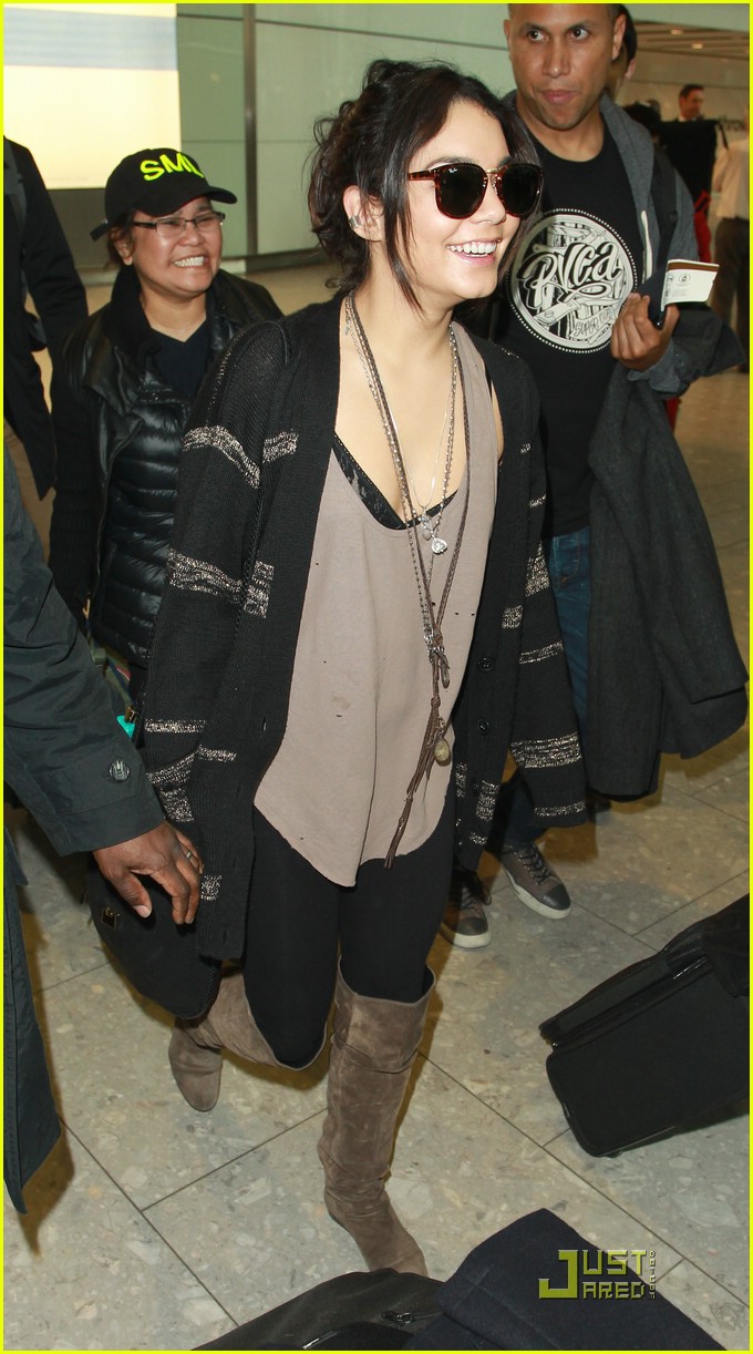 Vanessa Hudgens: Sucker Punch Dinner with Jamie & Jena!