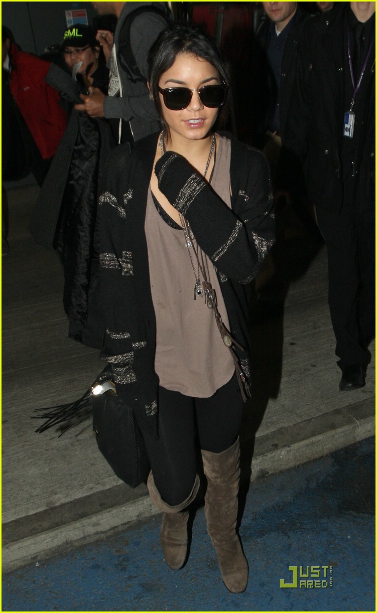 Vanessa Hudgens: Sucker Punch Dinner with Jamie & Jena!
