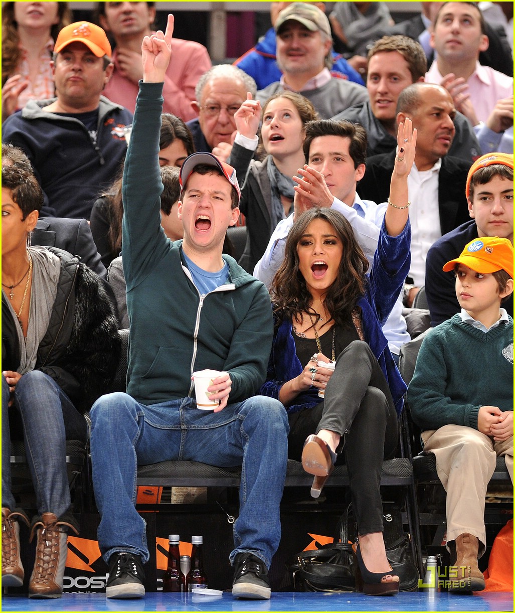 Vanessa Hudgens & Gaelan Connell: Bandslam Basketball Buddies!