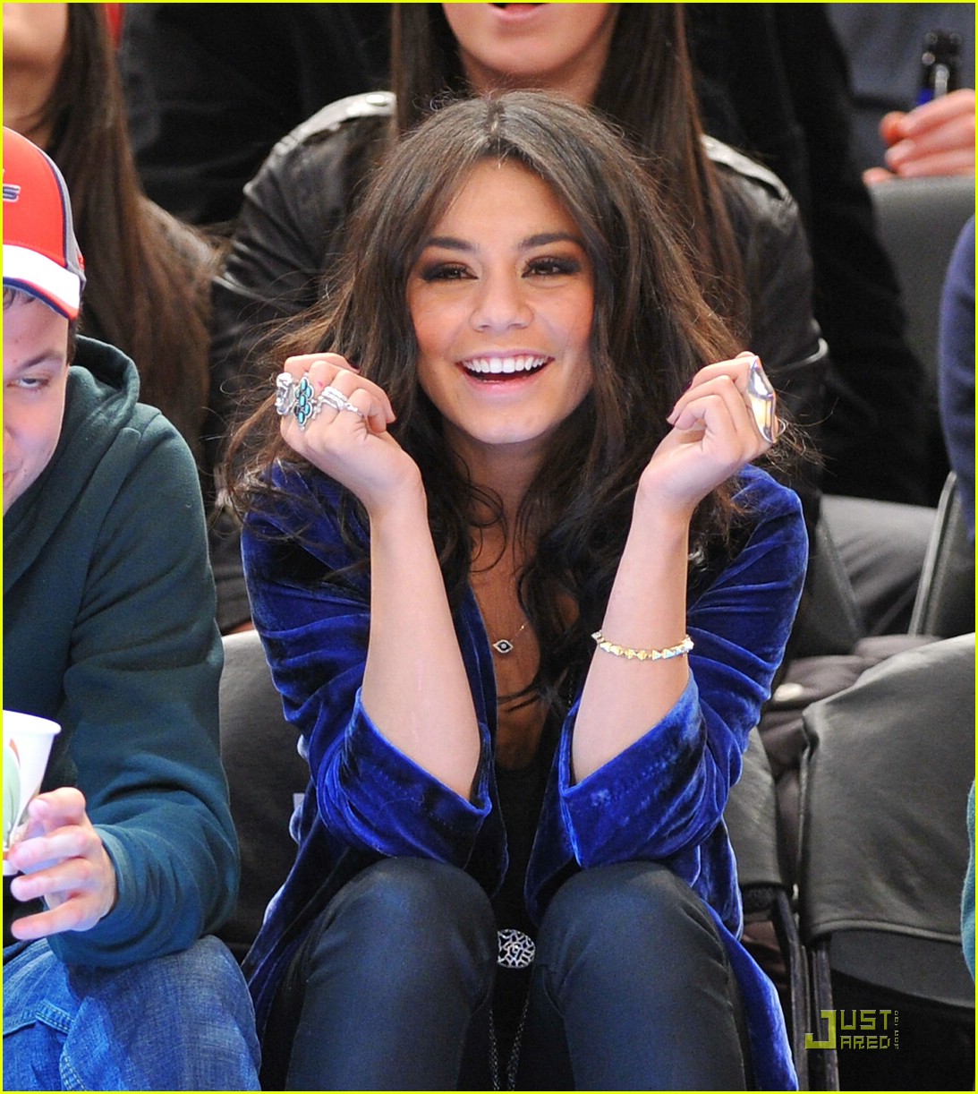 Vanessa Hudgens & Gaelan Connell: Bandslam Basketball Buddies!