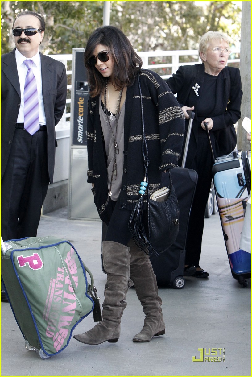 Vanessa Hudgens Leaves For London