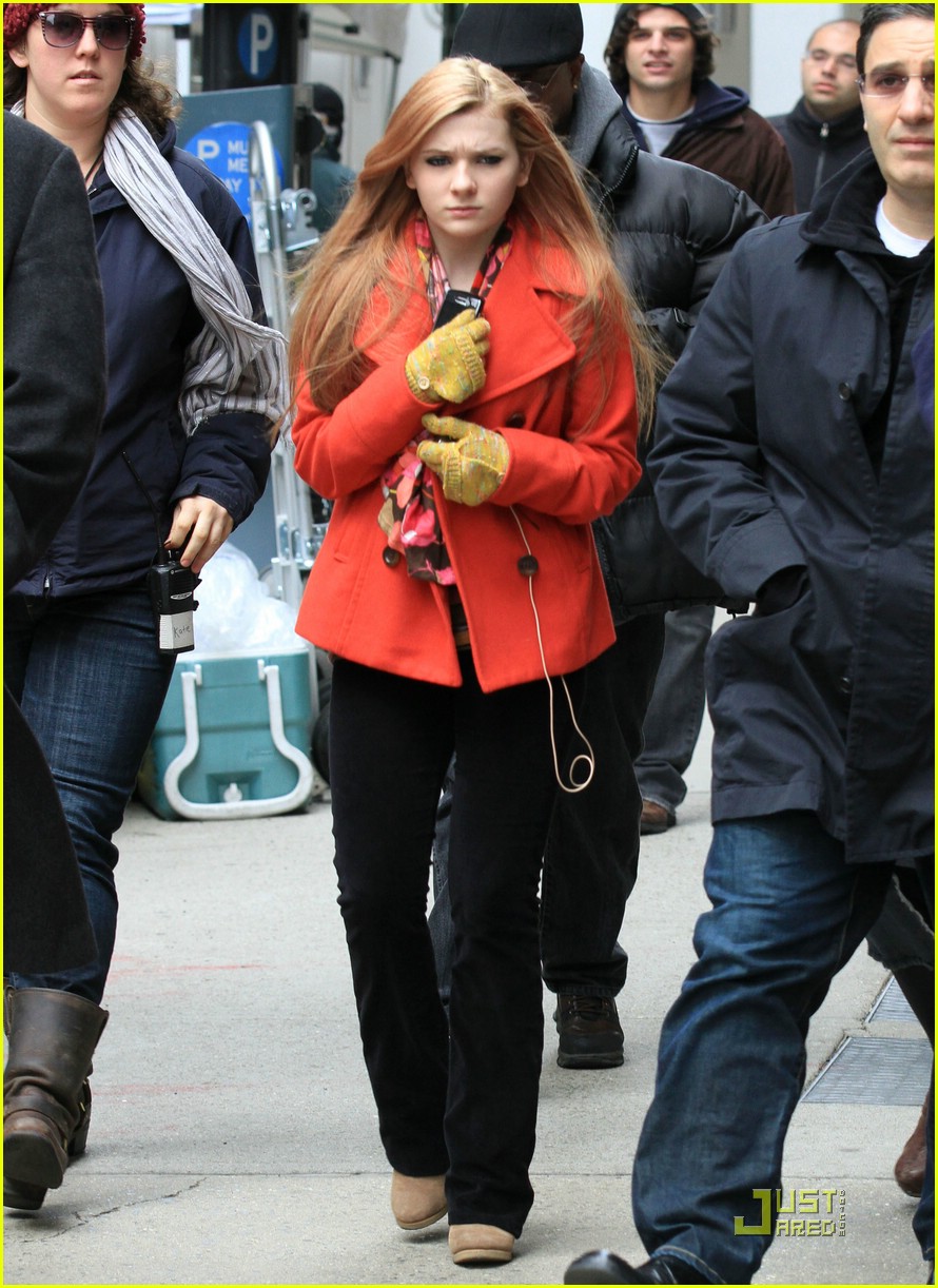 Abigail Breslin Goes Blonde for 'New Year's Eve'!
