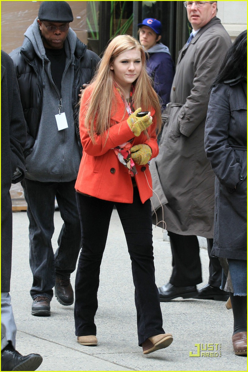 Abigail Breslin Goes Blonde for 'New Year's Eve'!