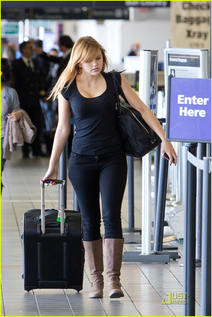 Aimee Teegarden: Off To Canada! 