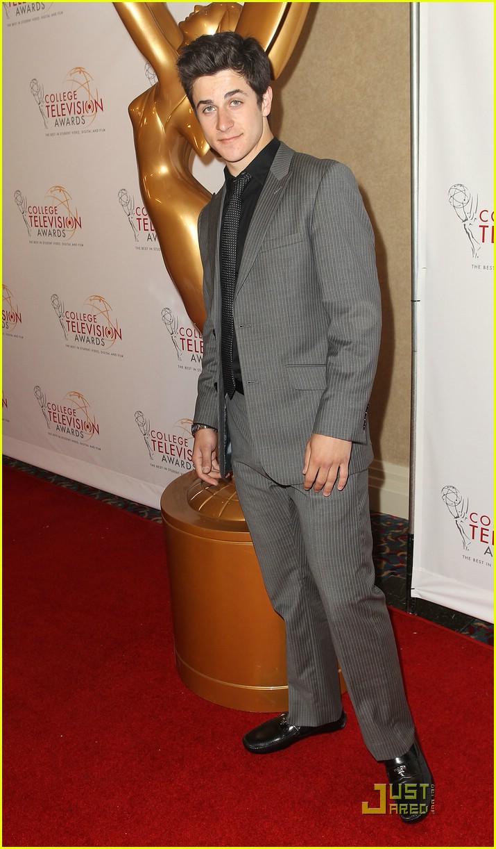 Aimee Teegarden: College Emmys with David Henrie!