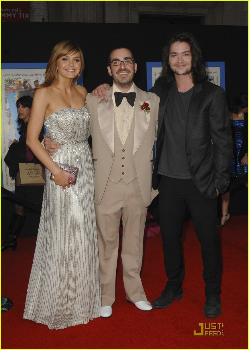 Aimee Teegarden & Thomas McDonell: Prom Premiere Pair!