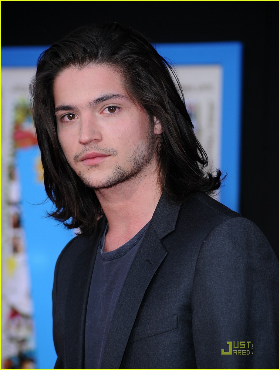 Aimee Teegarden & Thomas McDonell: Prom Premiere Pair!