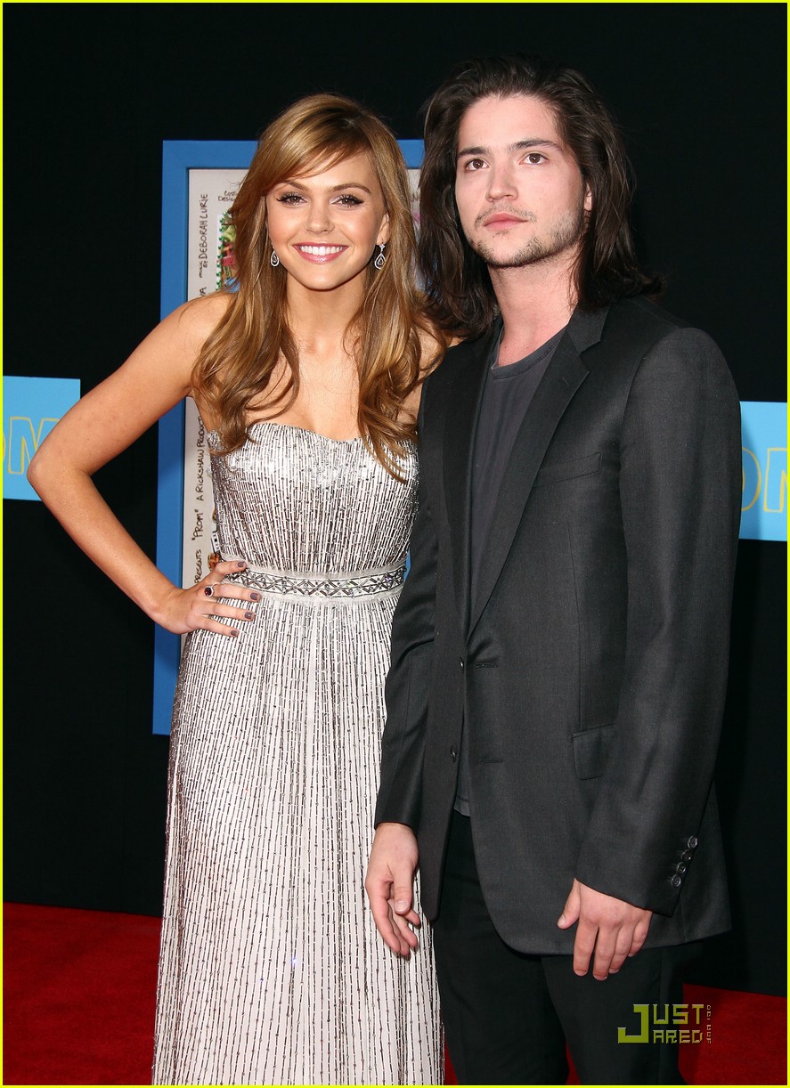 Aimee Teegarden & Thomas McDonell: Prom Premiere Pair!