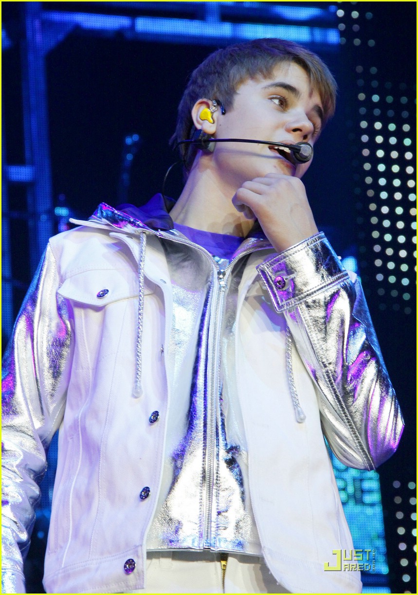 Justin Bieber Blows Away Berlin