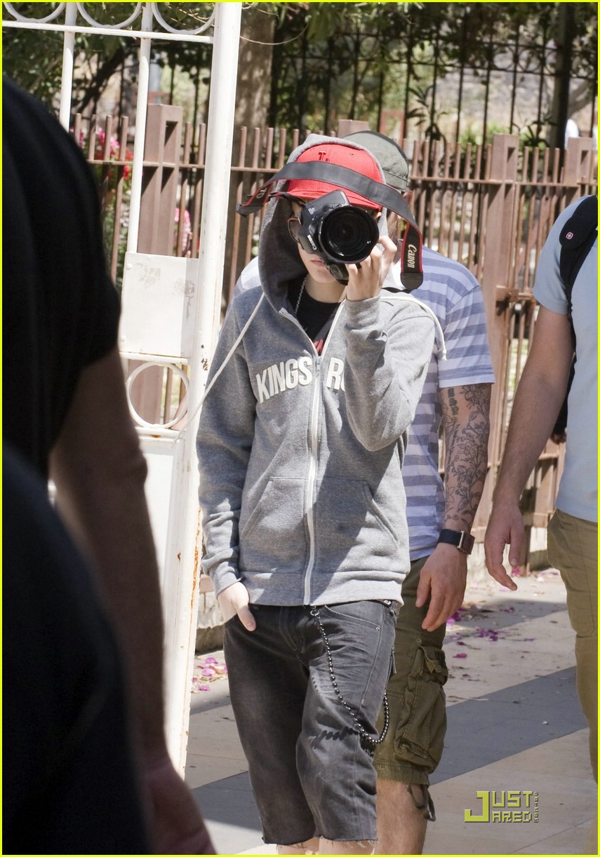 Justin Bieber Nabs 11 Billboard Music Award Nominations!