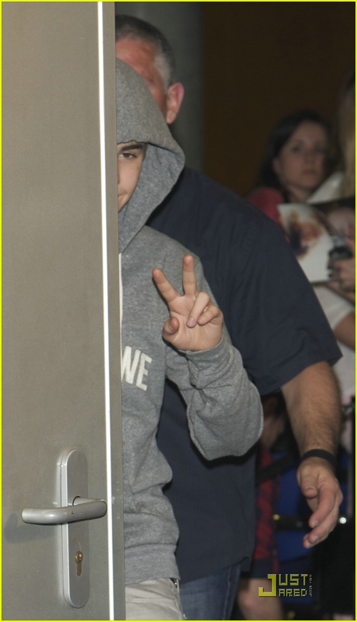 Justin Bieber: Soccer in Spain!