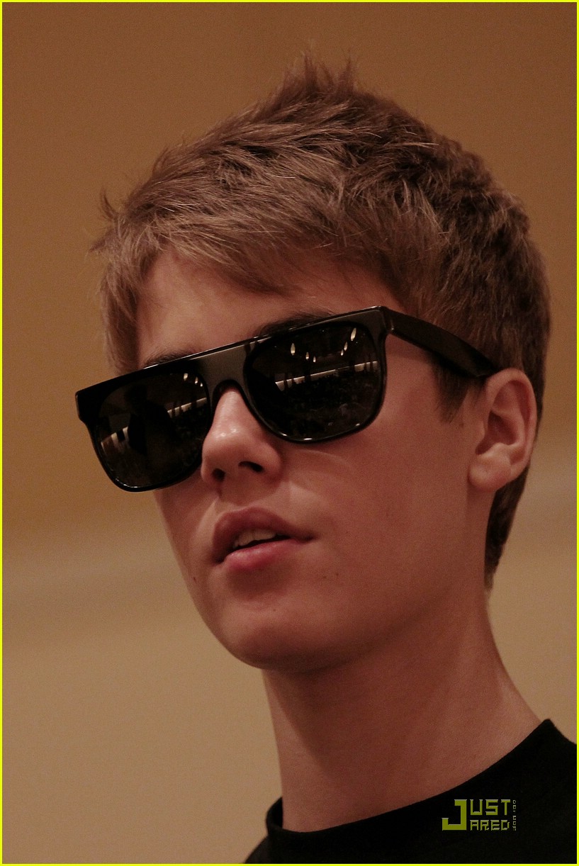 Justin Bieber Hearts Singapore