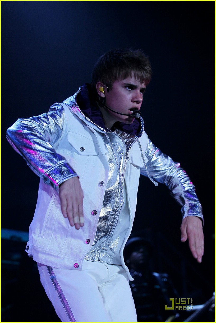 Justin Bieber Hearts Singapore