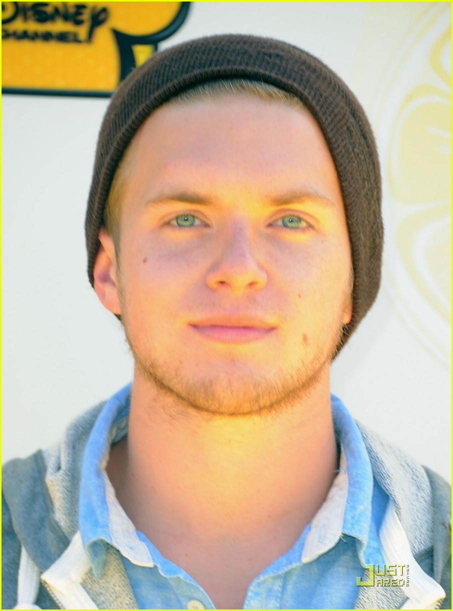 Chris Brochu & Nick Roux: Mudslide Crush Crashes Lemonade Mouth Premiere!