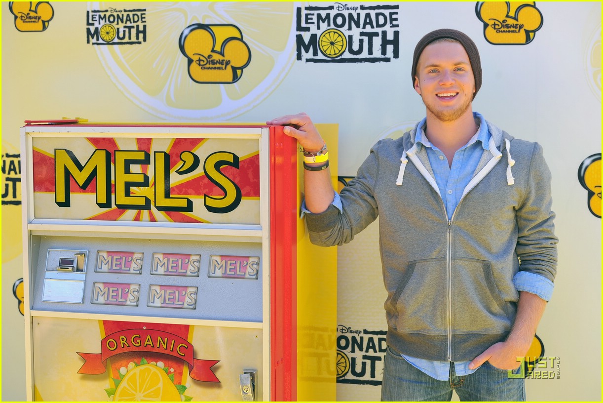 Chris Brochu & Nick Roux: Mudslide Crush Crashes Lemonade Mouth Premiere!