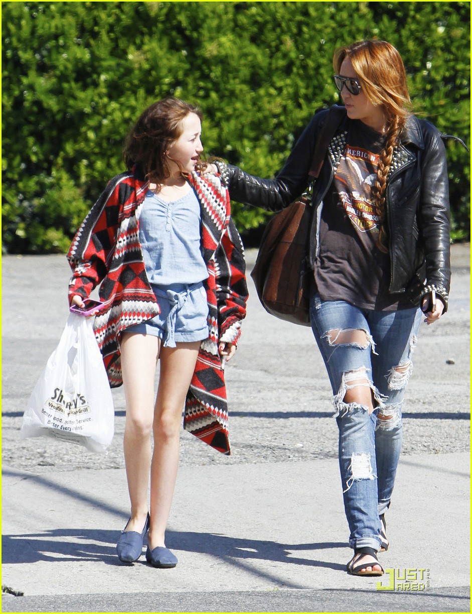 Miley Cyrus: Sharky's Lunch With Noah