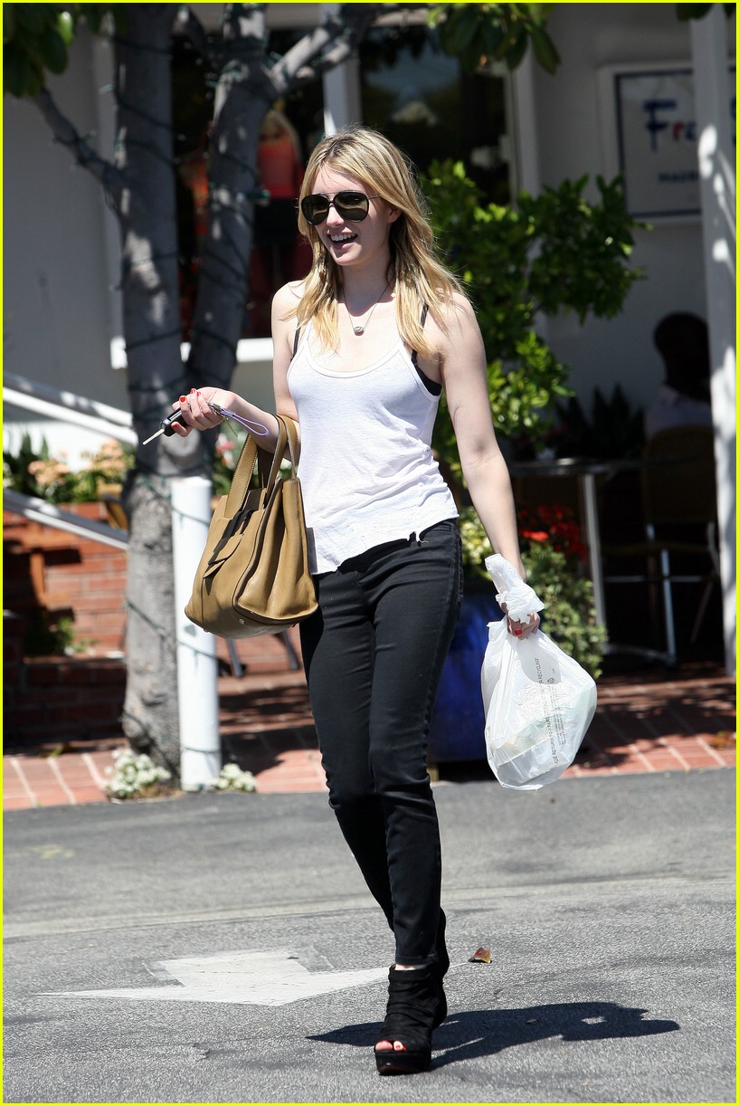 Emma Roberts: Winter Kate Cutie