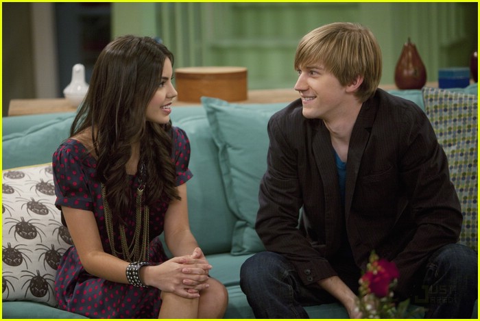 Bridgit Mendler & Jason Dolley Are The Parents