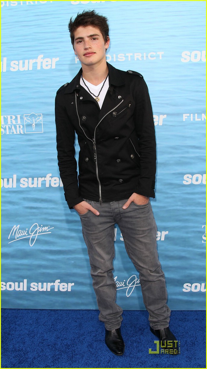 Gregg Sulkin: 'Soul Surfer' Premiere!
