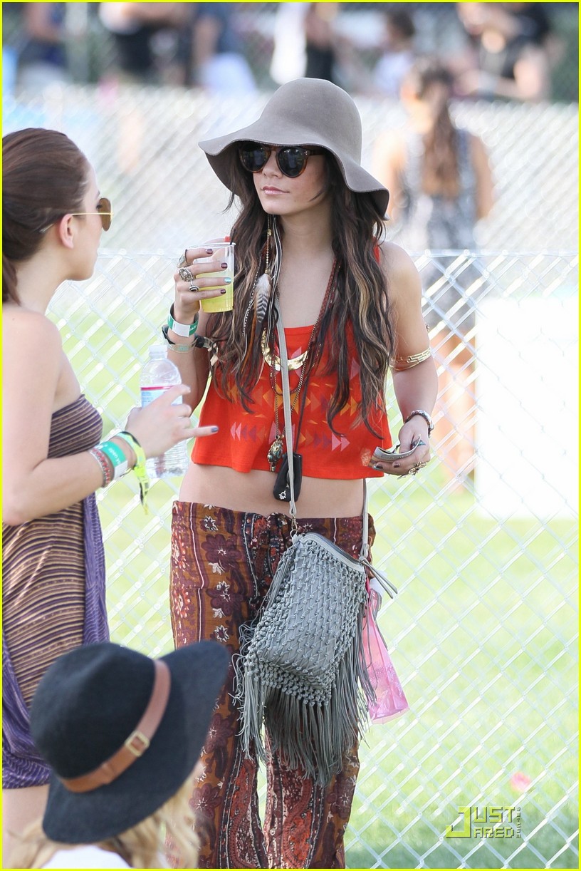 Vanessa Hudgens is Coachella Cute!