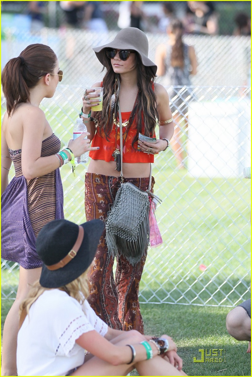 Vanessa Hudgens is Coachella Cute!