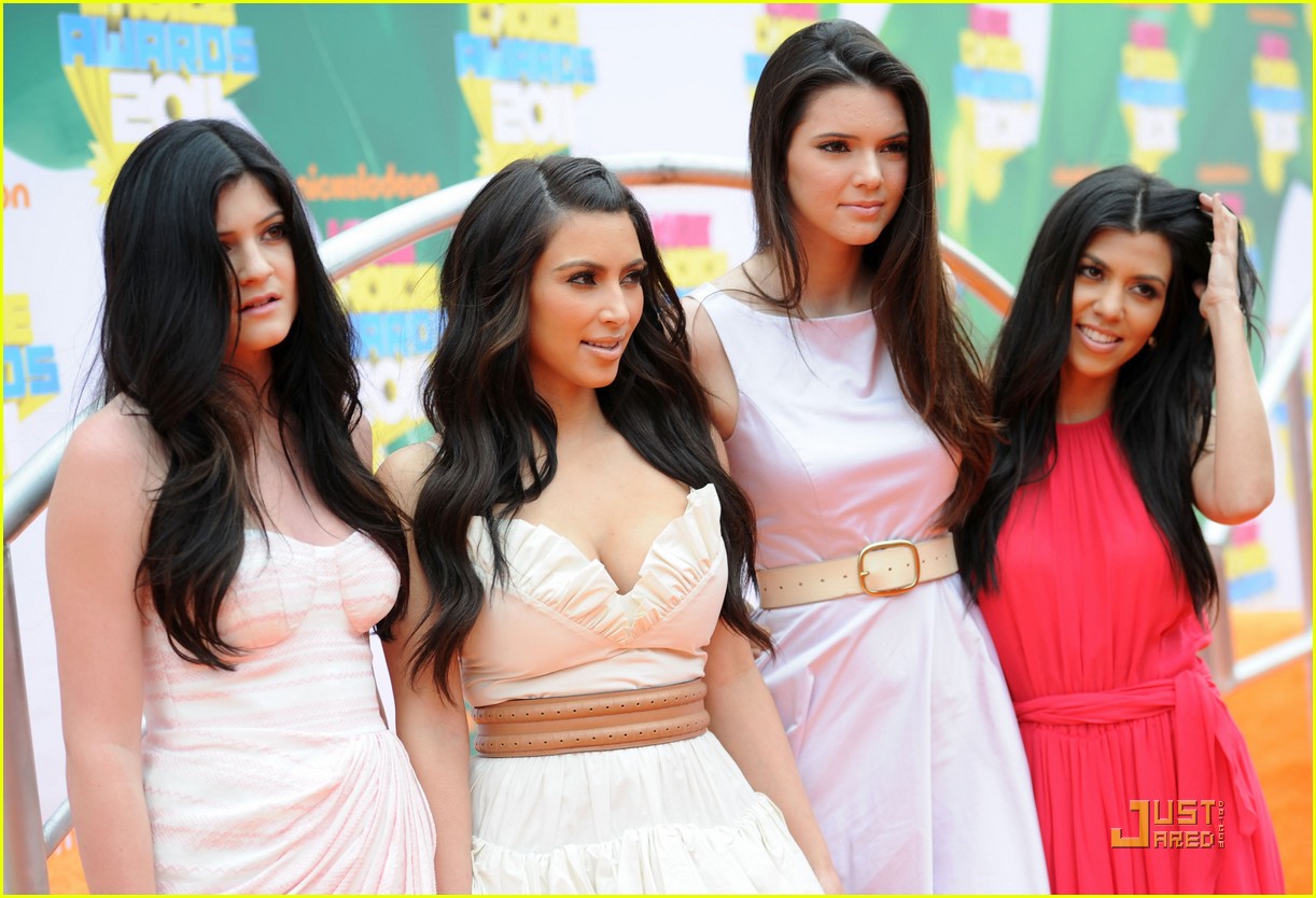 Kendall & Kylie Jenner - KCA 2011 Orange Carpet