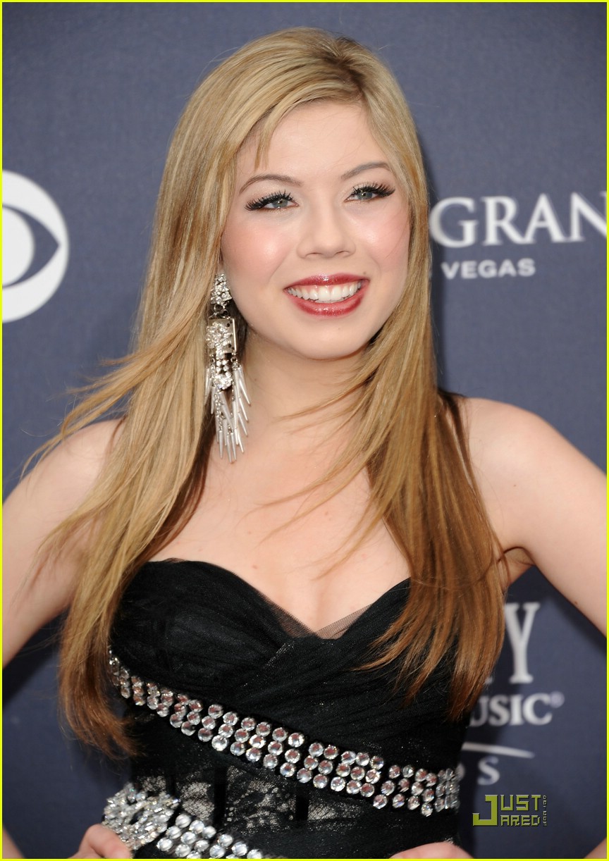 Jennette McCurdy: Mandalay Magical at the MGM!