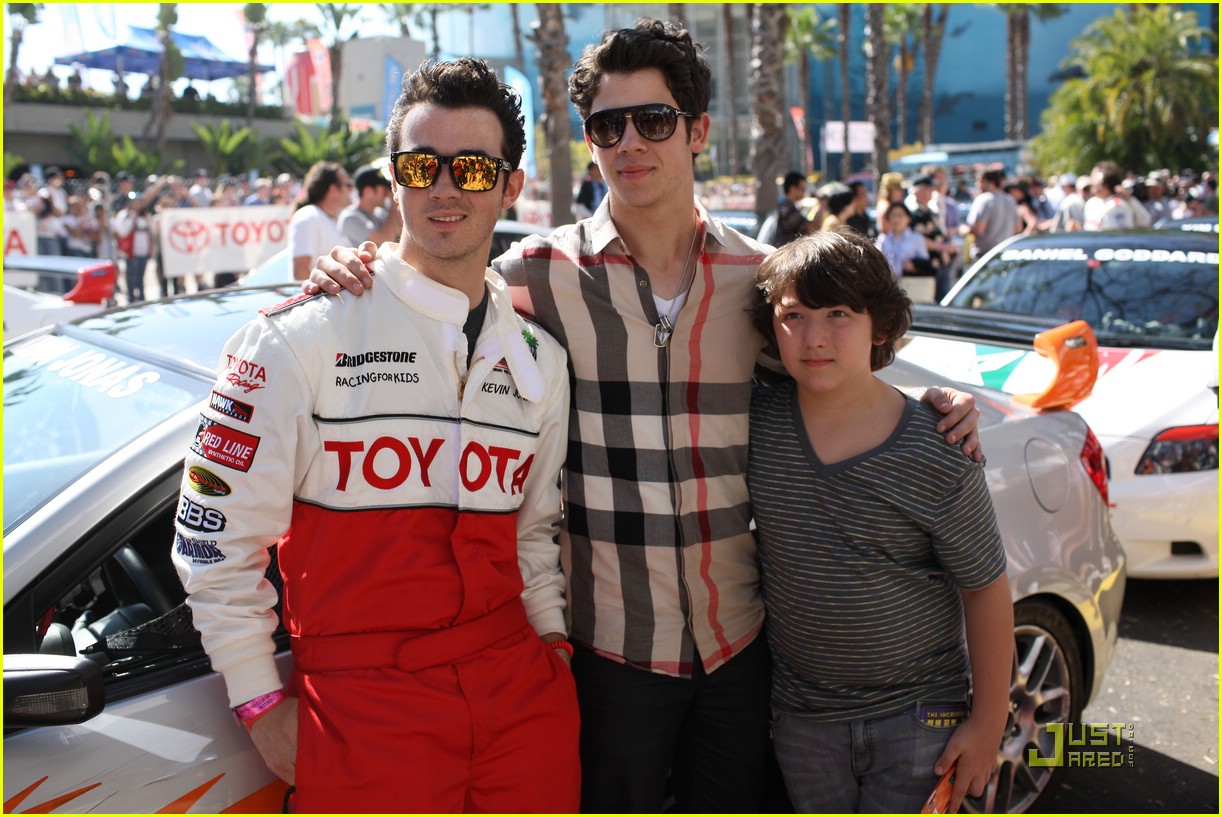 Kevin Jonas: Racing Day!