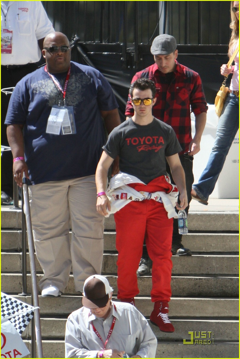 Kevin Jonas: Racing Day!