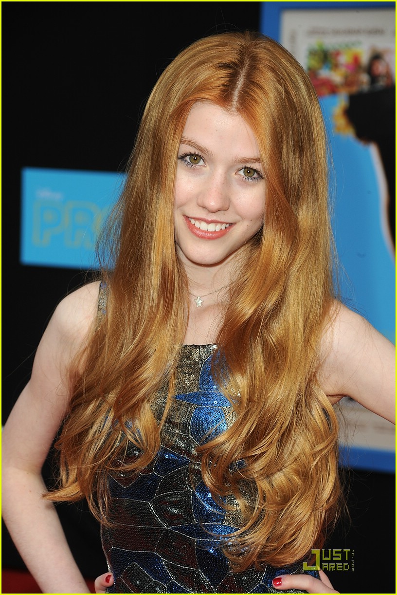 Leah Lewis & Katherine McNamara: Pretty 'Prom' Pair