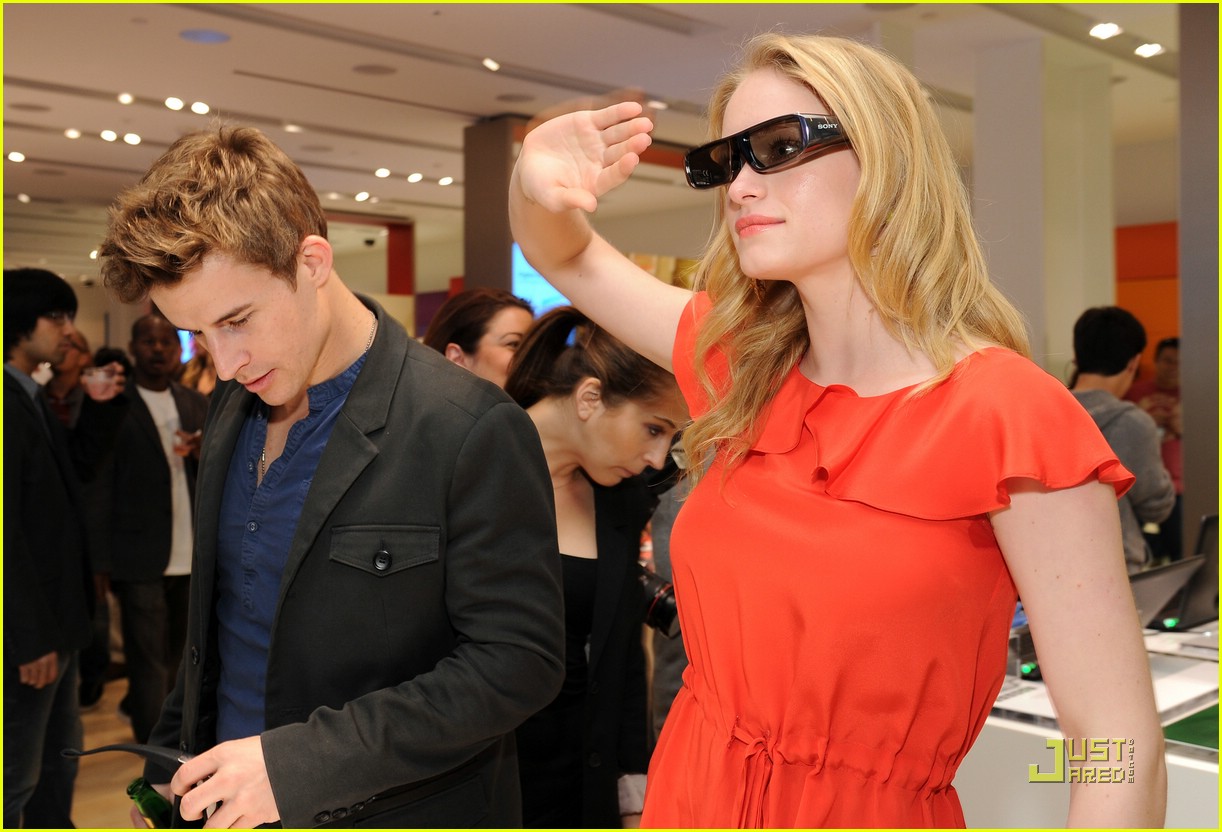 Leven Rambin: The Hunger Games' Glimmer